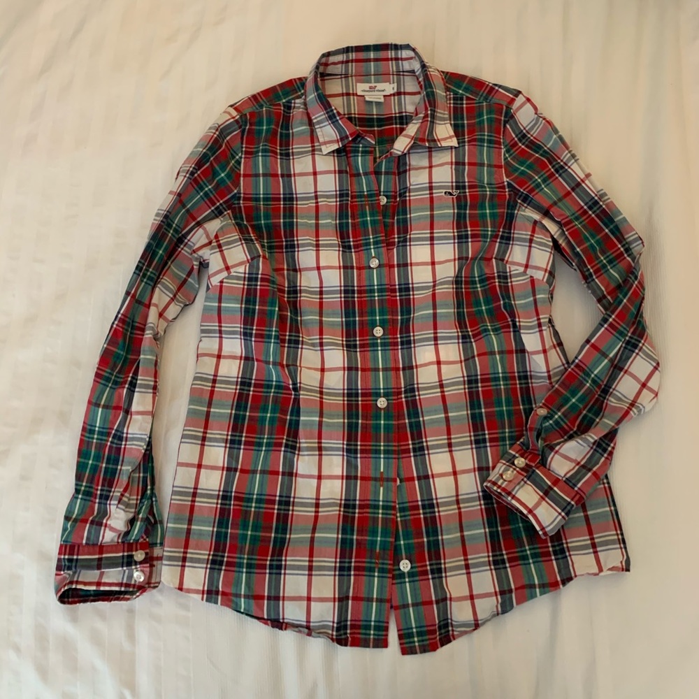 Vineyard vines long sleeves plaid button down.